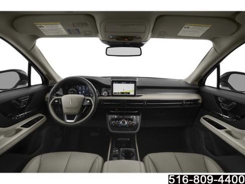Used 2022 Lincoln Corsair AWD w/ Premium Package image 9