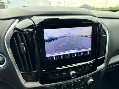 Used 2021 Chevrolet Traverse LT w/ LT Premium Package AWD/4WD image 37