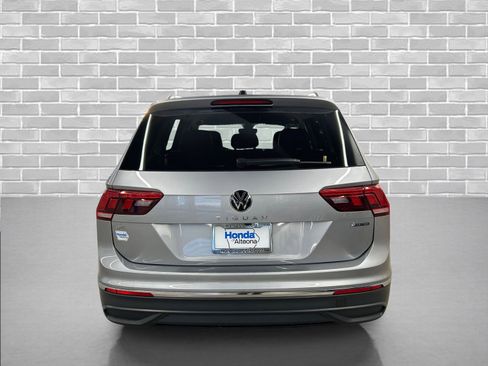 Used 2024 Volkswagen Tiguan SE image 4