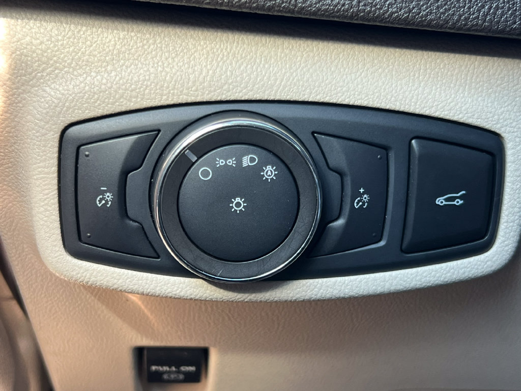 Used 2019 Lincoln MKC Select w/ Select Plus Package AWD/4WD image 18