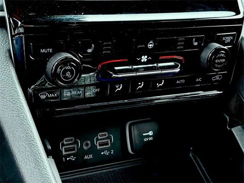 Used 2024 Jeep Grand Cherokee L Laredo image 28