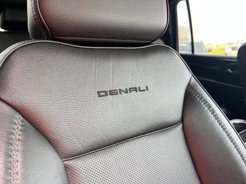 Used 2021 GMC Yukon XL Denali image 28