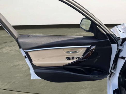 Used 2018 BMW 330e 330e iPerformance 4dr Sedan image 10