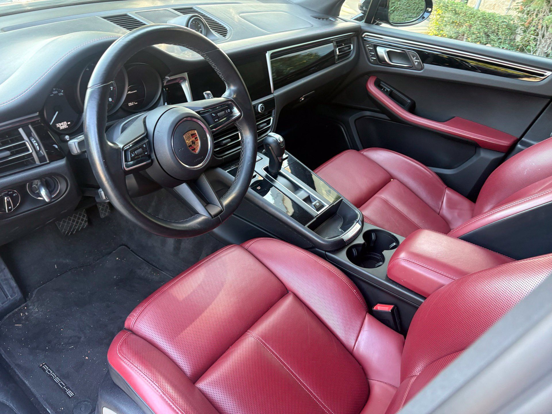 Used 2023 Porsche Macan AWD/4WD image 8
