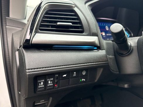 Used 2024 Honda Odyssey Touring image 17