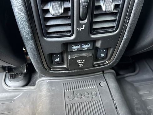 Used 2021 Jeep Grand Cherokee High Altitude AWD/4WD image 14