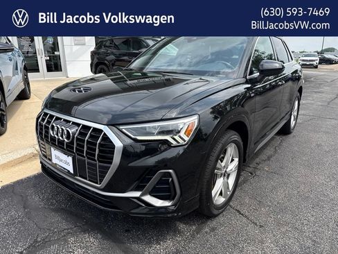 Used 2022 Audi Q3 2.0T Premium Plus w/ Premium Plus Package AWD/4WD image 1