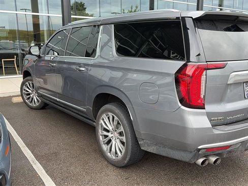 Used 2021 GMC Yukon XL Denali w/ Denali Premium Package AWD/4WD image 5