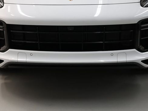 Used 2020 Porsche Cayenne Turbo image 65