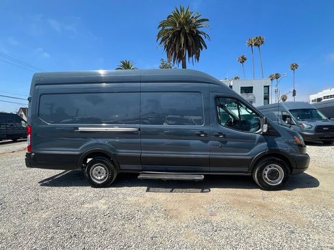Used 2019 Ford Transit 250 148 High Roof Extended RWD image 3