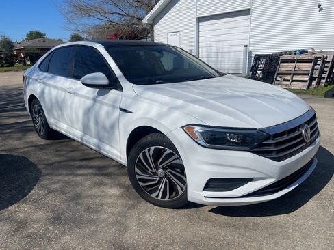 Used 2020 Volkswagen Jetta SEL image 3
