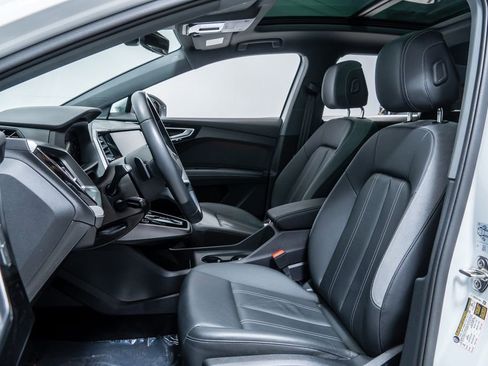 Used 2024 Audi Q4 e-tron Premium Plus w/ Premium Plus image 5