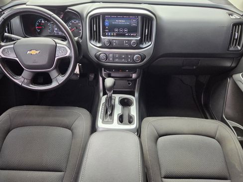 Used 2022 Chevrolet Colorado LT w/ LT Convenience Package image 6