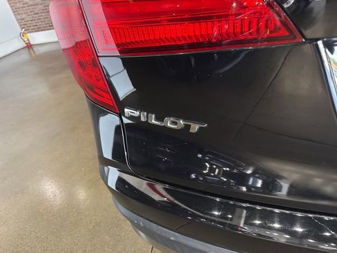 Used 2016 Honda Pilot Touring image 43