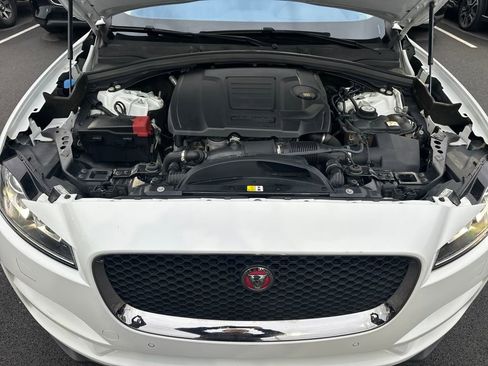 Used 2020 Jaguar F-PACE Prestige image 10
