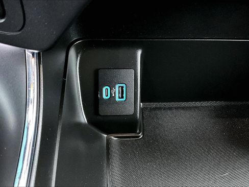 Used 2022 Ford F150 XL w/ Trailer Tow Package image 18