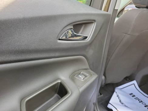 Used 2023 Chevrolet Equinox LT image 13