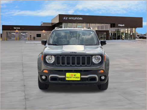 Used 2023 Jeep Renegade Latitude AWD/4WD image 6