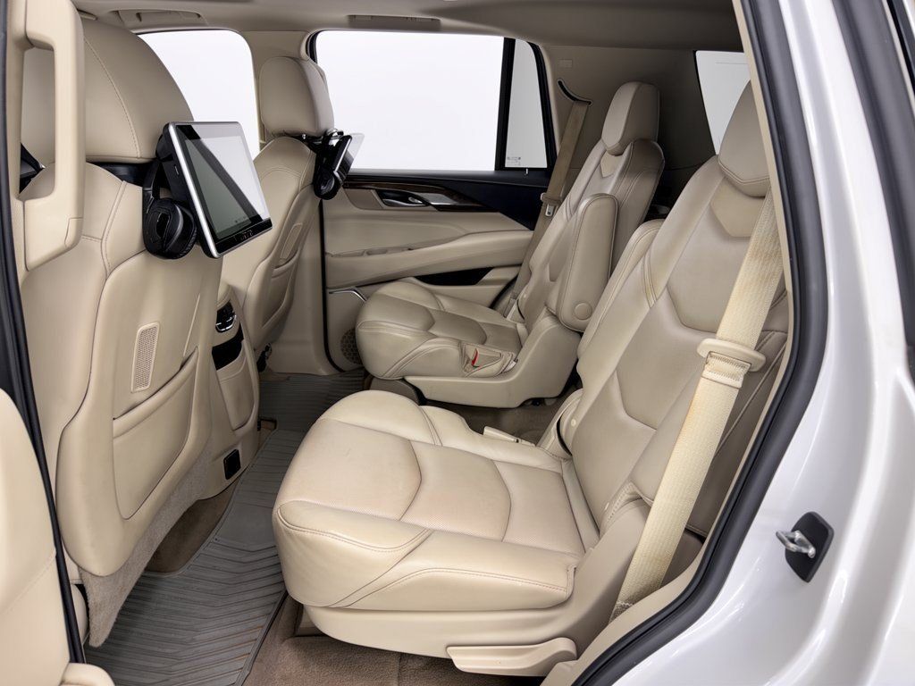 Used 2018 Cadillac Escalade Luxury AWD/4WD image 24