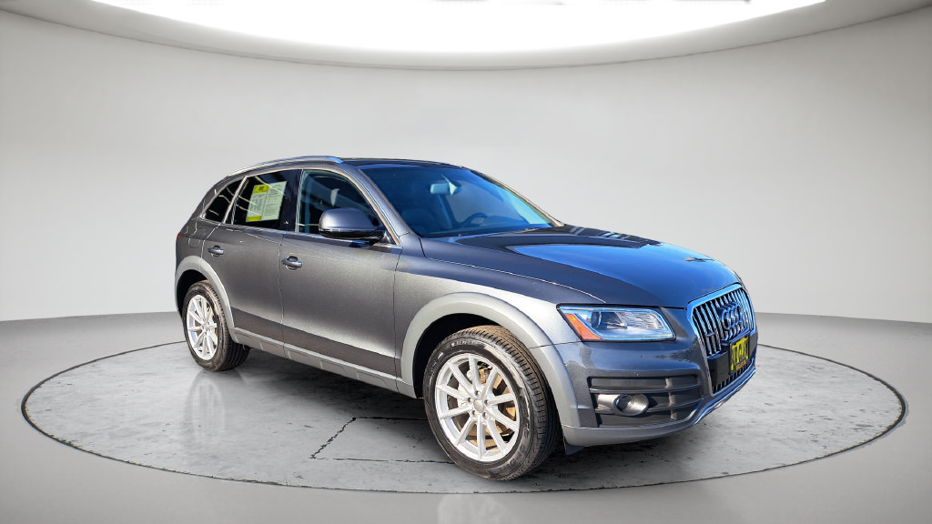 Used 2017 Audi Q5 2.0T Premium Plus w/ Technology Package AWD/4WD image 4