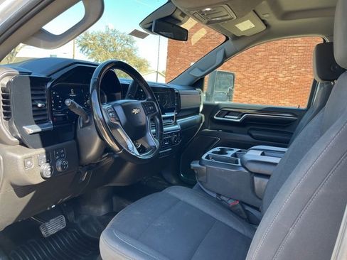 Used 2024 Chevrolet Silverado 2500 LT w/ Convenience Package image 15