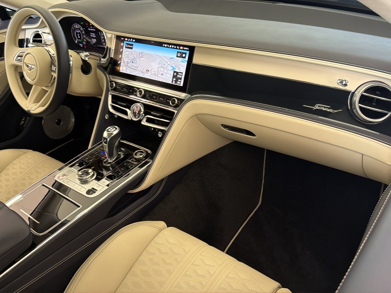 Used 2025 Bentley Flying Spur Plug-In Hybrid AWD/4WD image 27