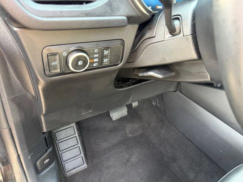 Used 2025 Ford Escape Platinum AWD/4WD image 28