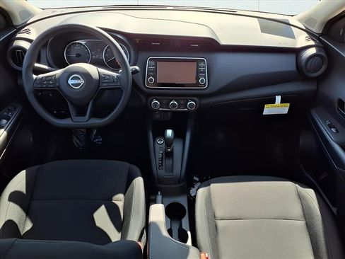 New 2025 Nissan Kicks Play S image 11