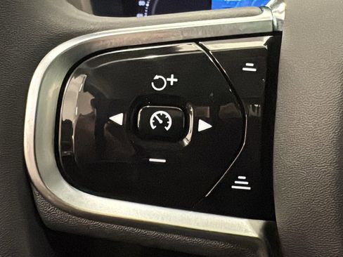 Used 2023 Volvo XC60 T8 Ultimate w/ Climate Package image 13