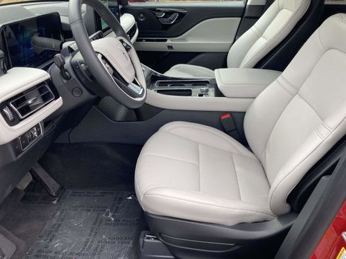 New 2025 Lincoln Aviator AWD w/ Equipment Group 101A image 22