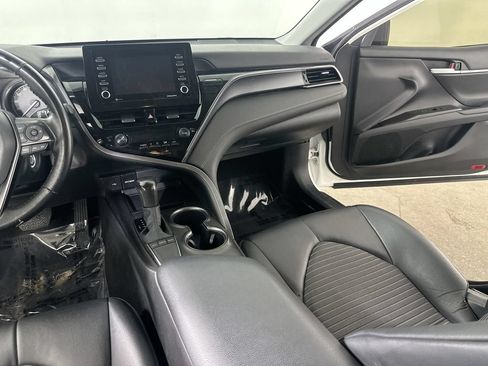 Used 2023 Toyota Camry SE FWD image 19