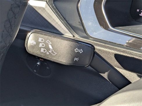 Used 2024 Volkswagen Jetta SE image 24