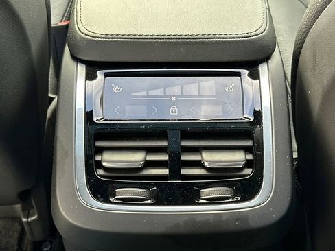 Used 2025 Volvo XC90 B6 Plus image 23