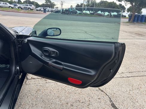 Used 2003 Chevrolet Corvette Z06 w/ Memory Package, 3 Drivers image 35