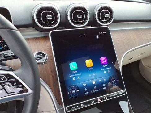 Used 2025 Mercedes-Benz C 300 4MATIC Sedan image 5