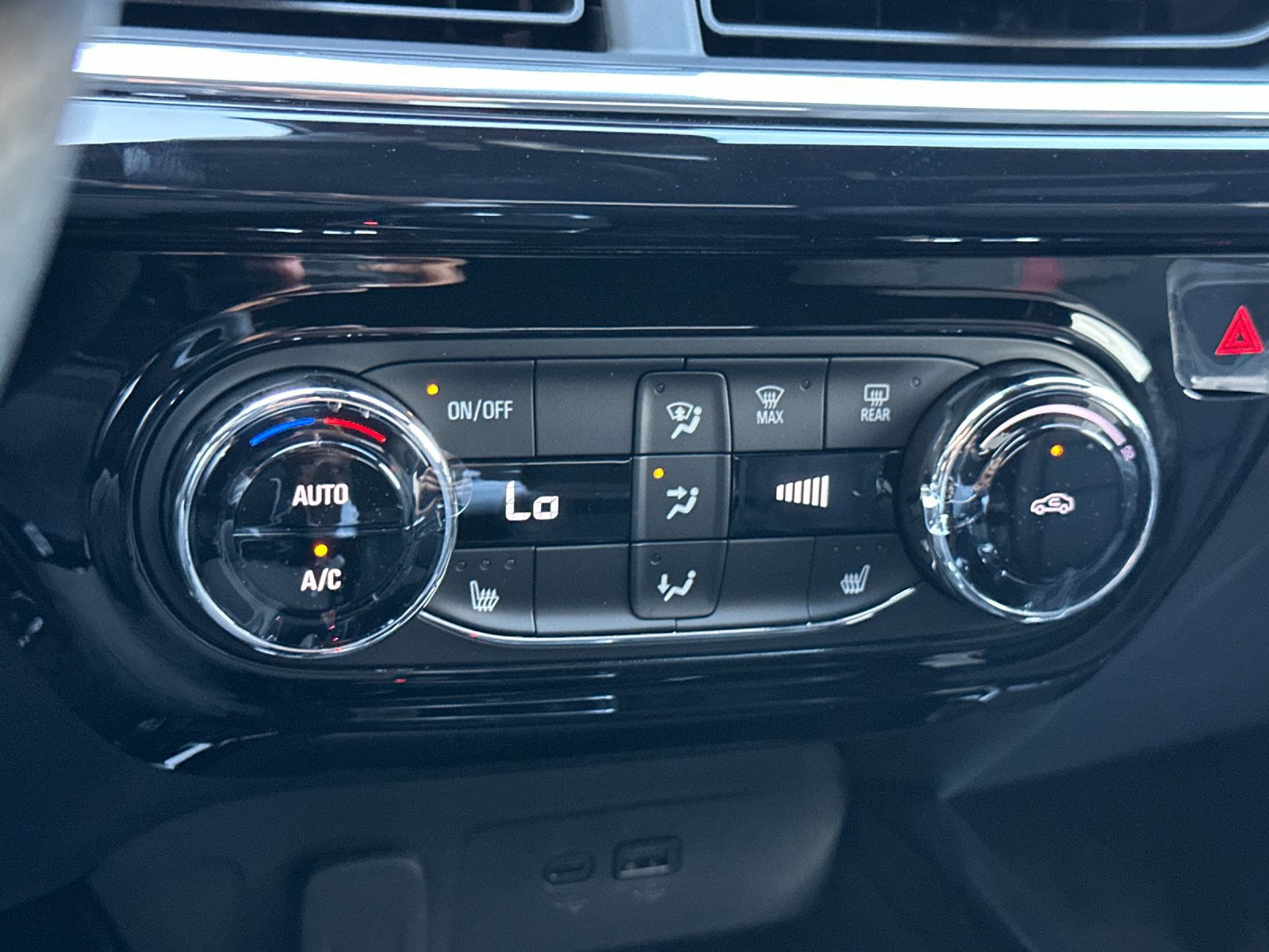 New 2026 Chevrolet Trax RS w/ Driver Confidence Package FWD image 20