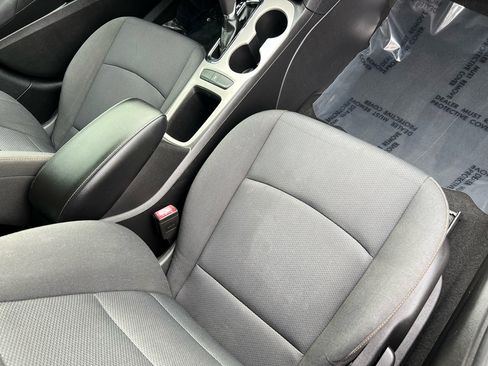 Used 2018 Chevrolet Cruze LS image 46