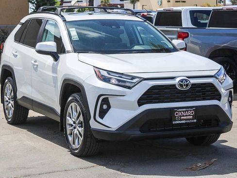 Used 2023 Toyota RAV4 XLE Premium image 3