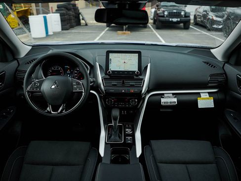 New 2025 Mitsubishi Eclipse Cross SE image 14