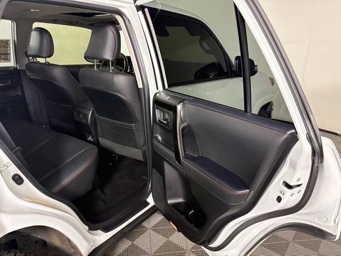 Used 2024 Toyota 4Runner TRD Off-Road Premium w/ Moonroof Package AWD/4WD image 32