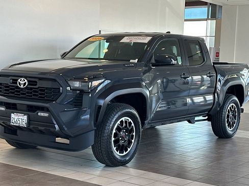 Certified 2025 Toyota Tacoma TRD Off-Road w/ TRD Off Road Upgrade Package image 8