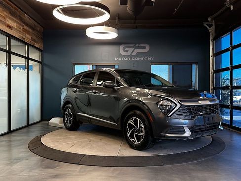 Used 2023 Kia Sportage LX image 1