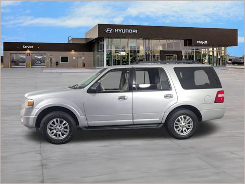 Used 2012 Ford Expedition XLT w/ Leather Seating Pkg image 2