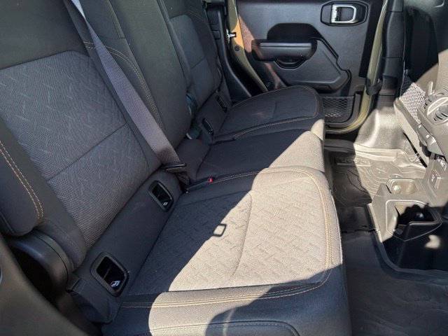 Used 2025 Jeep Gladiator Mojave w/ Convenience Group AWD/4WD image 18