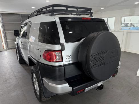 Used 2007 Toyota FJ Cruiser 4WD image 7