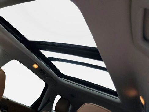 Used 2022 Nissan Pathfinder Platinum w/ Cargo Package image 26