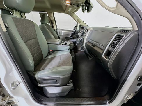 Used 2019 RAM 1500 Big Horn RWD image 28
