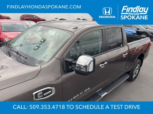 Used 2018 Nissan Titan SL w/ Chrome Package image 5