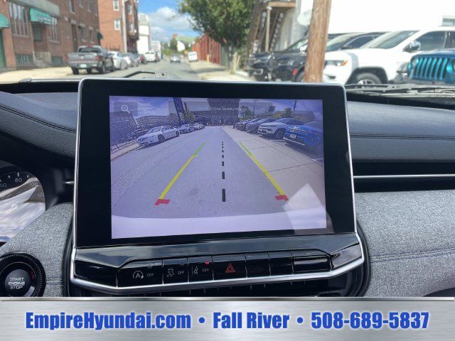 Used 2024 Jeep Compass Latitude AWD/4WD image 23