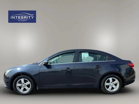 Used 2014 Chevrolet Cruze LT FWD image 2